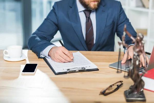 Lawyer Connection Service That Connects You with Experts